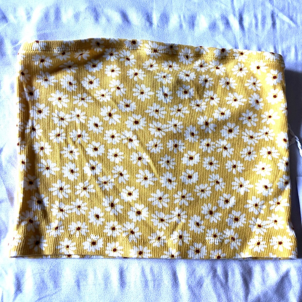 NWT Forever 21 daisy tube top size small.
